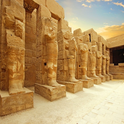 Valley of Kings, Hatshepsut, Karnak from Hurghada + Lunch