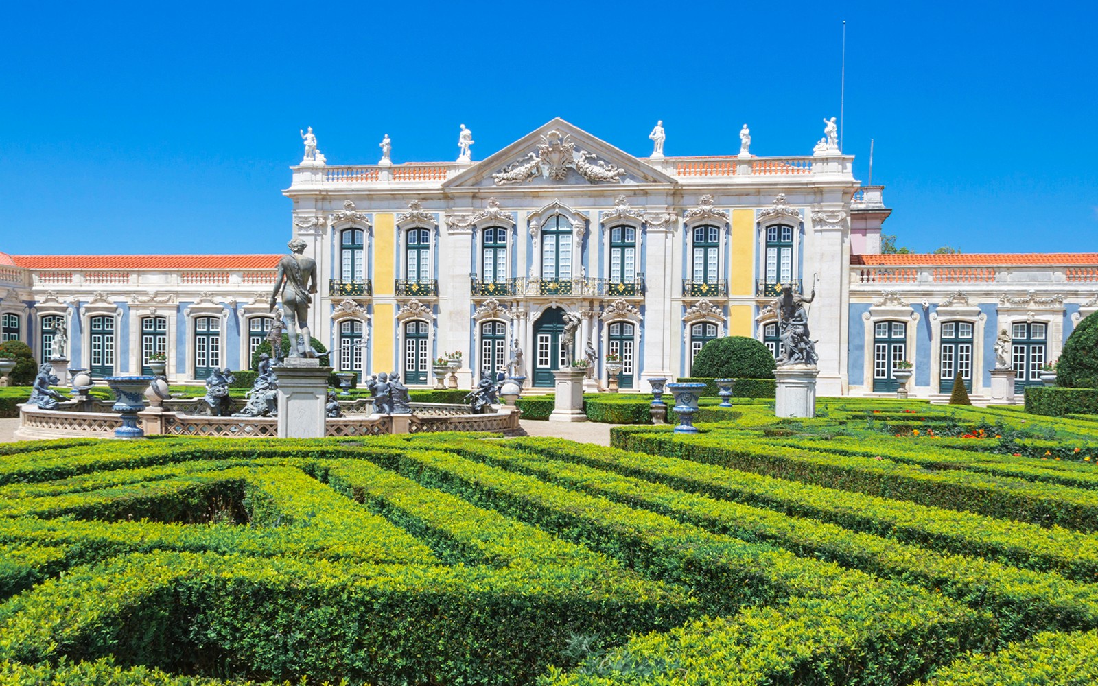 Lisbon Card: Access to São Jorge Castle & 50+ Attractions