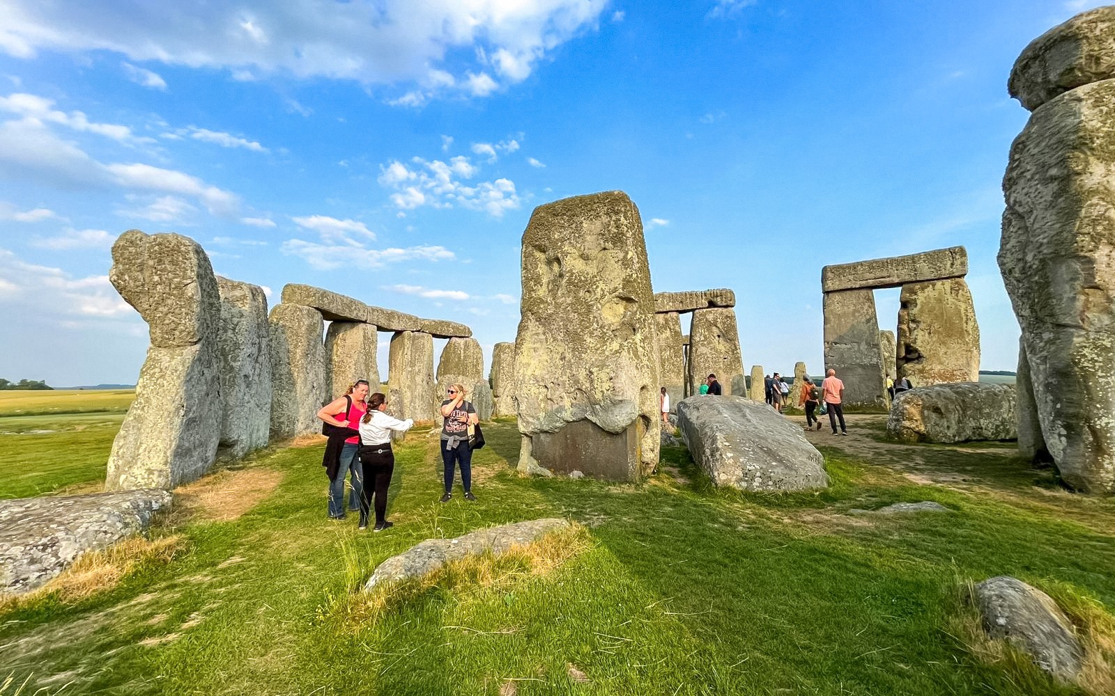 From London: Exclusive Entry to Stonehenge Inner Circle & Windsor Tour — mobile