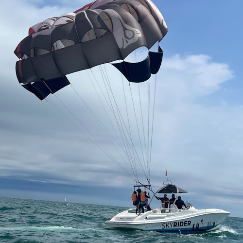 Barcelona: Parasailing Experience