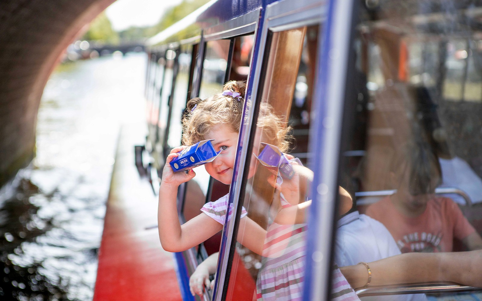 Amsterdam: 75-Min City Canal Cruise on Closed Heated Boat