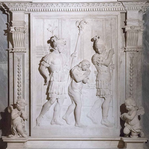 Sant'Agnese in Agone and Crypt: Accompanied Entrance