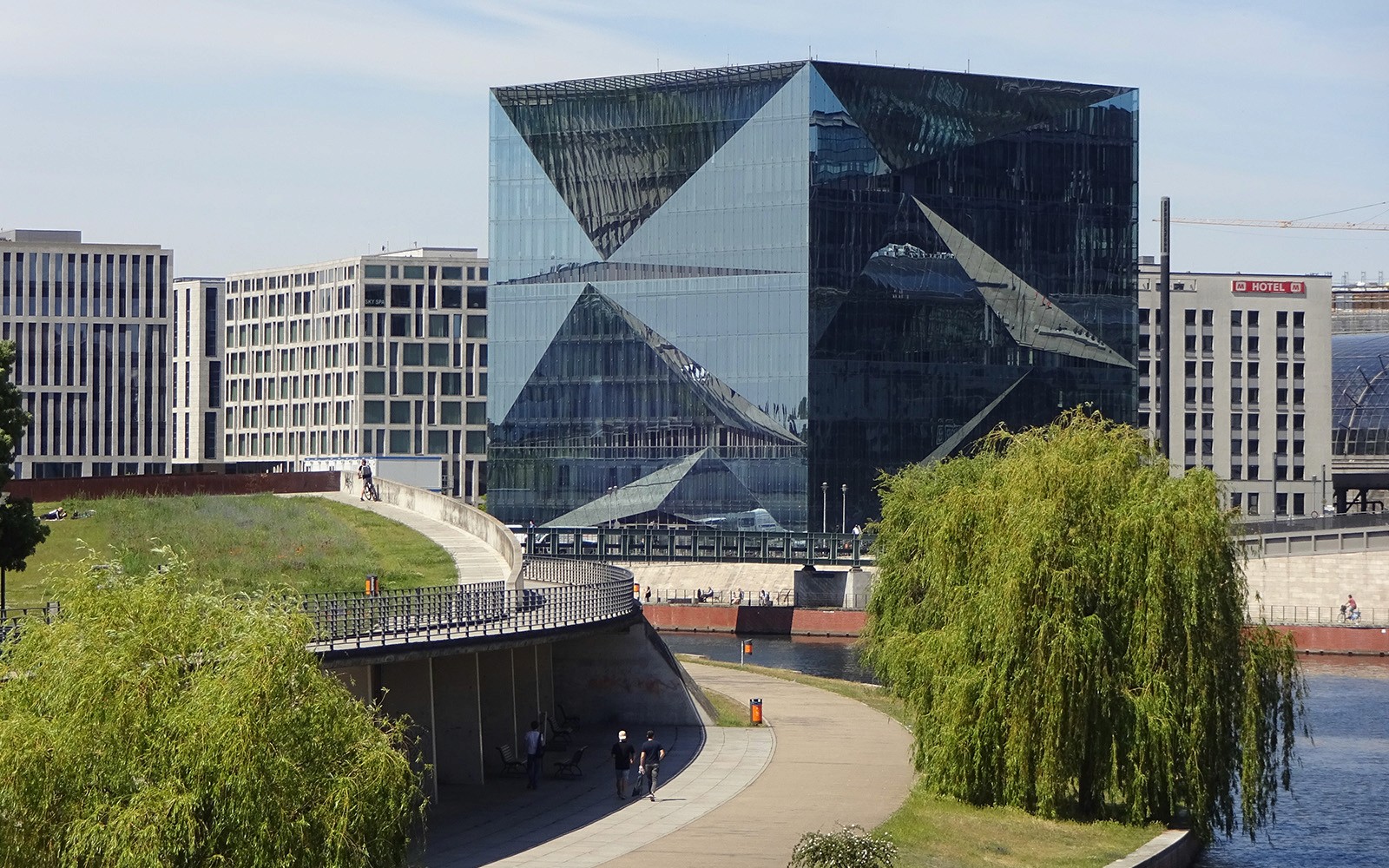 Berlin: 1 Hour Sightseeing Cruise on the River Spree