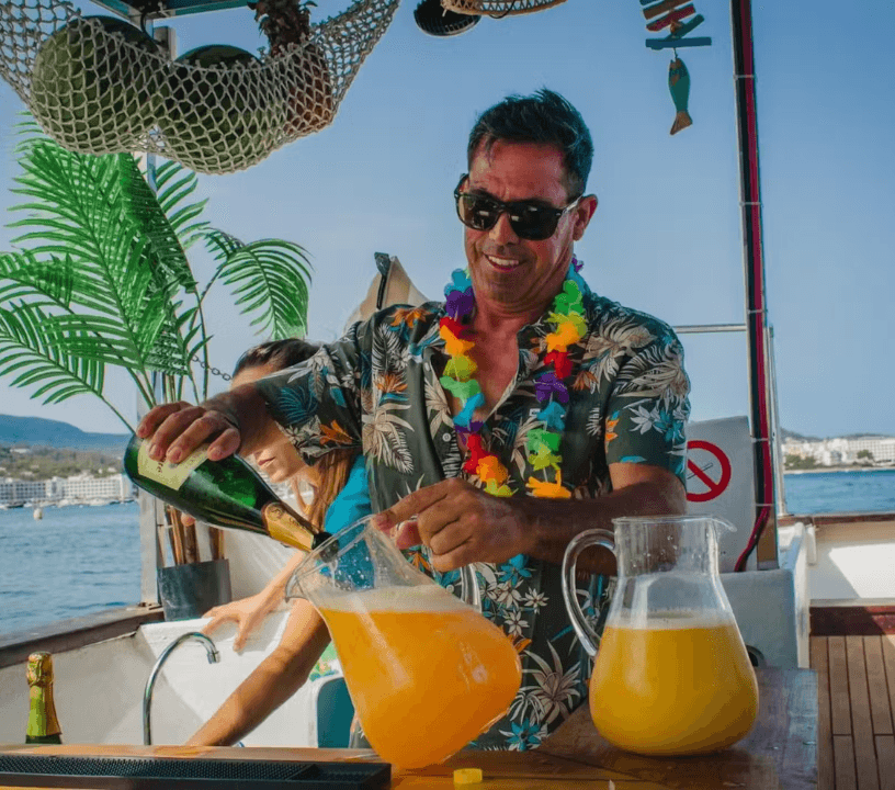 Ibiza: Midday Boat Tour to Cala Bassa, Cala Comte & Caves