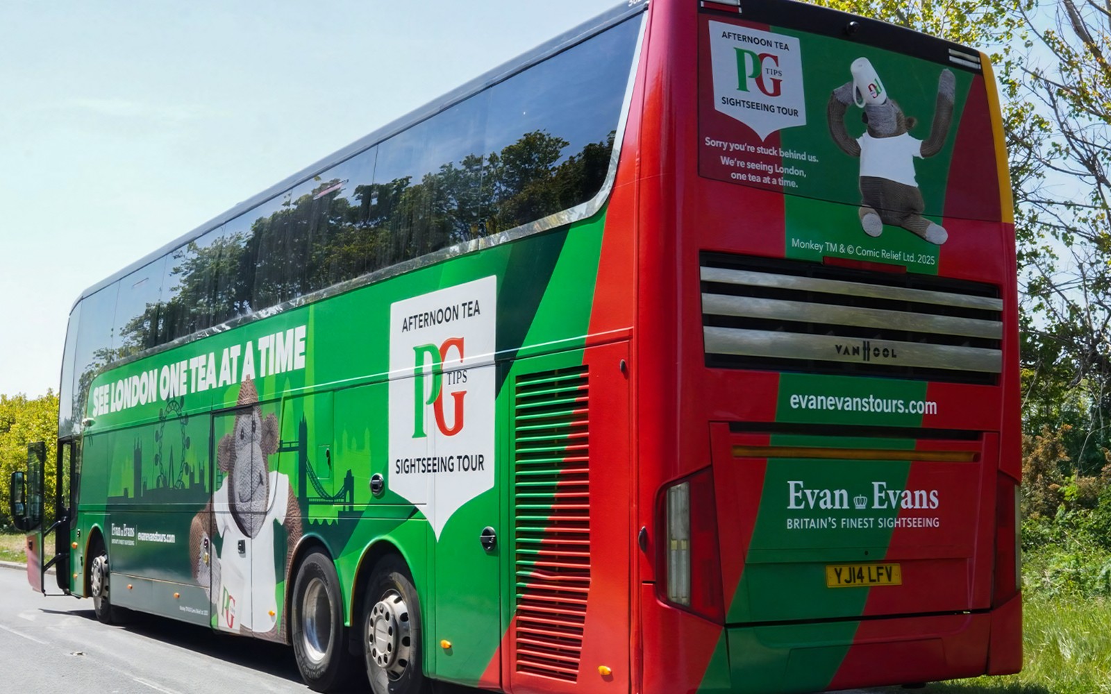 London: Afternoon Tea Sightseeing Bus Tour — portrait