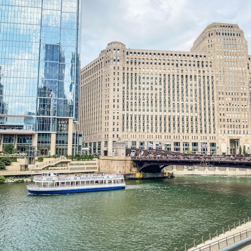 Chicago: Architecture River Cruise from Navy Pier — gallery 1
