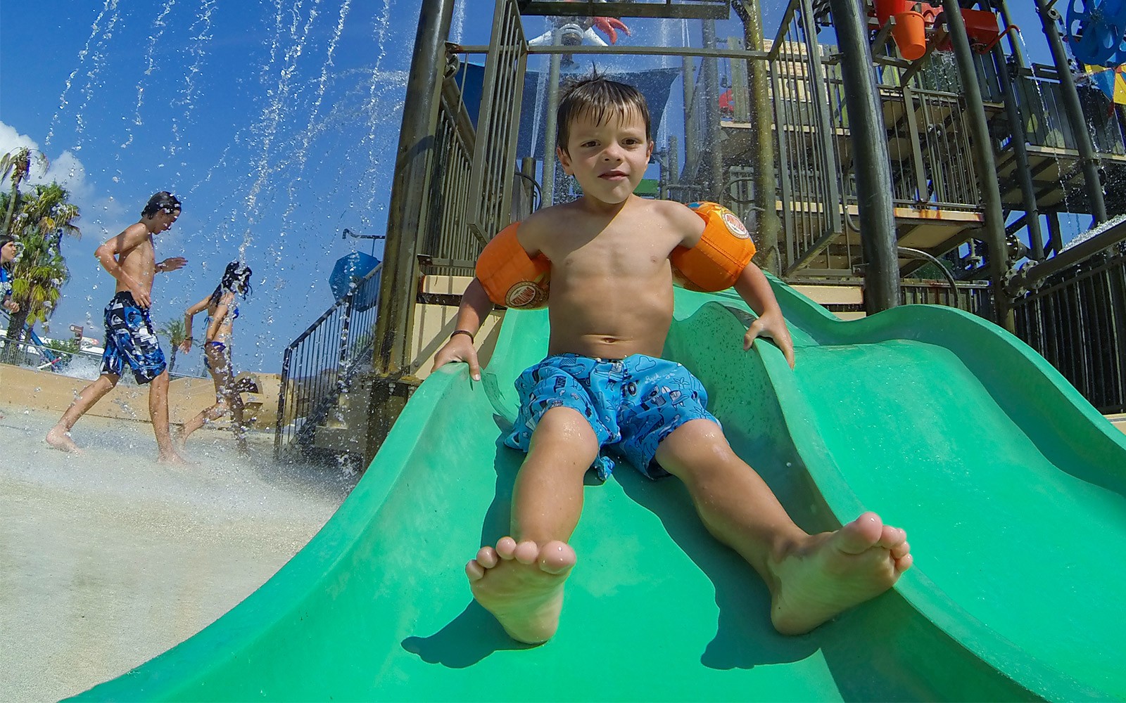 Skip-the-Line Tickets to Illa Fantasia Water Park — gallery 3
