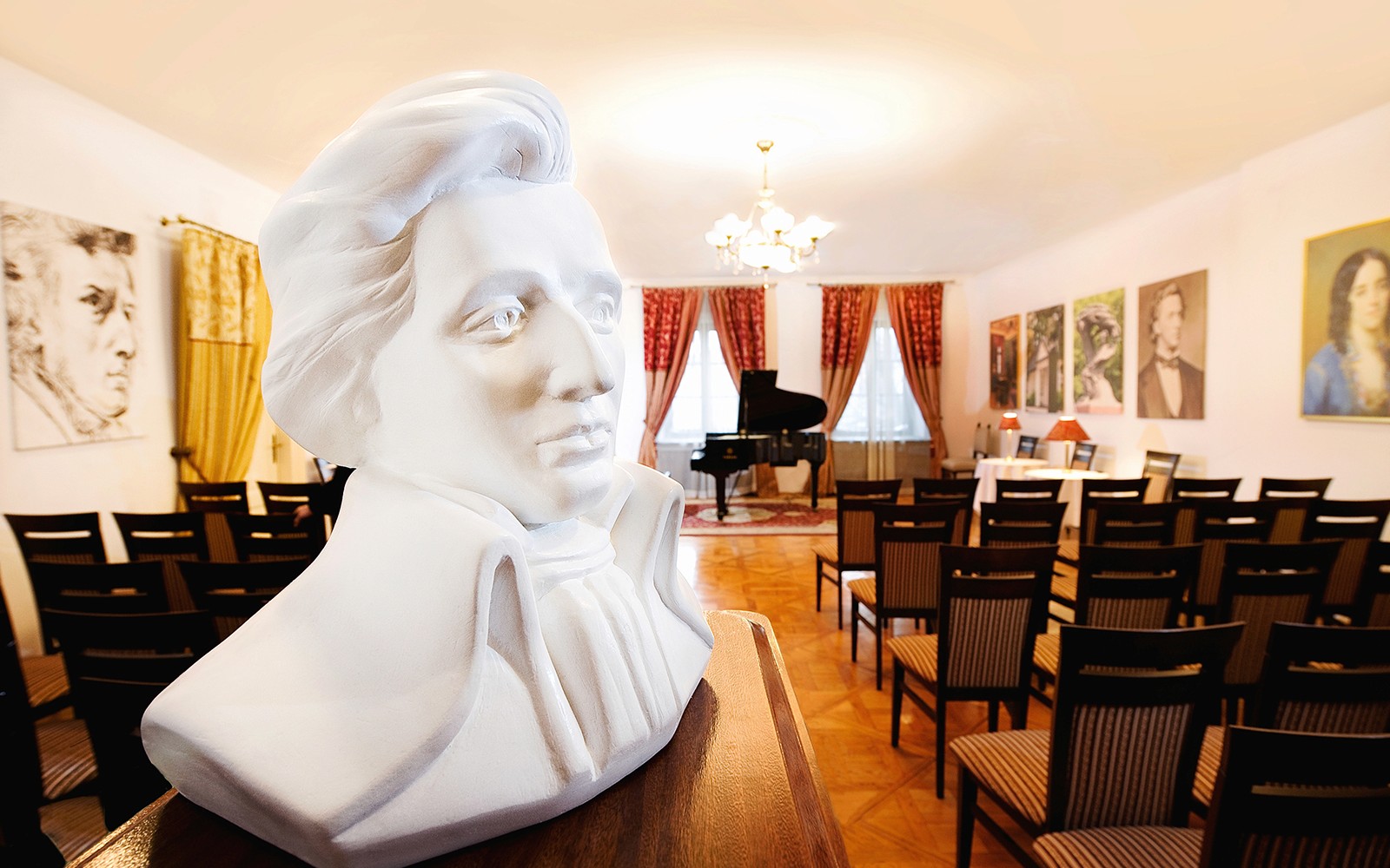 Evening Chopin Piano Concert at Chopin Gallery with a Glass of Wine — gallery 1