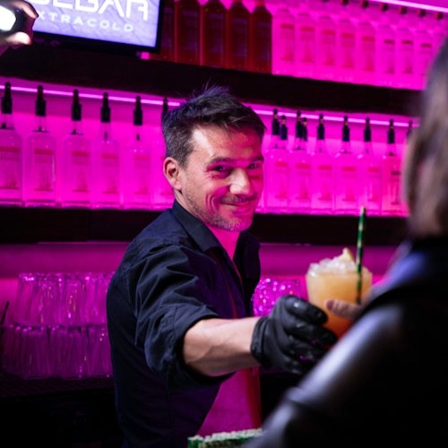 XtraCold Icebar Experience: Skip The Line + 3 Drinks — gallery 4