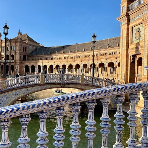 Seville Iconic Spots: Guided Walking Tour