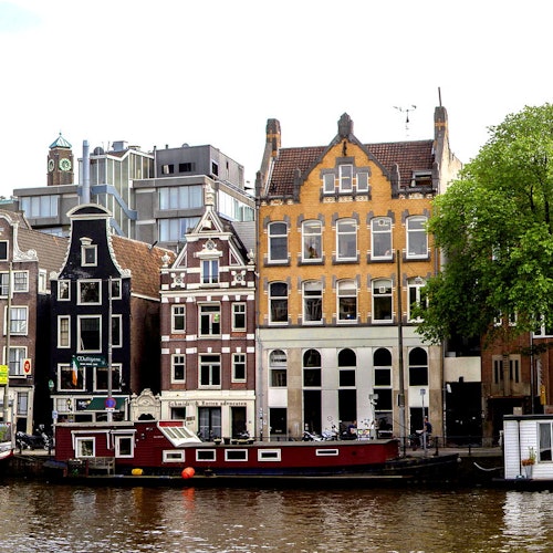 Roundtrip Bus from Schiphol Airport to Amsterdam City Center + Audio Guide App — gallery 1