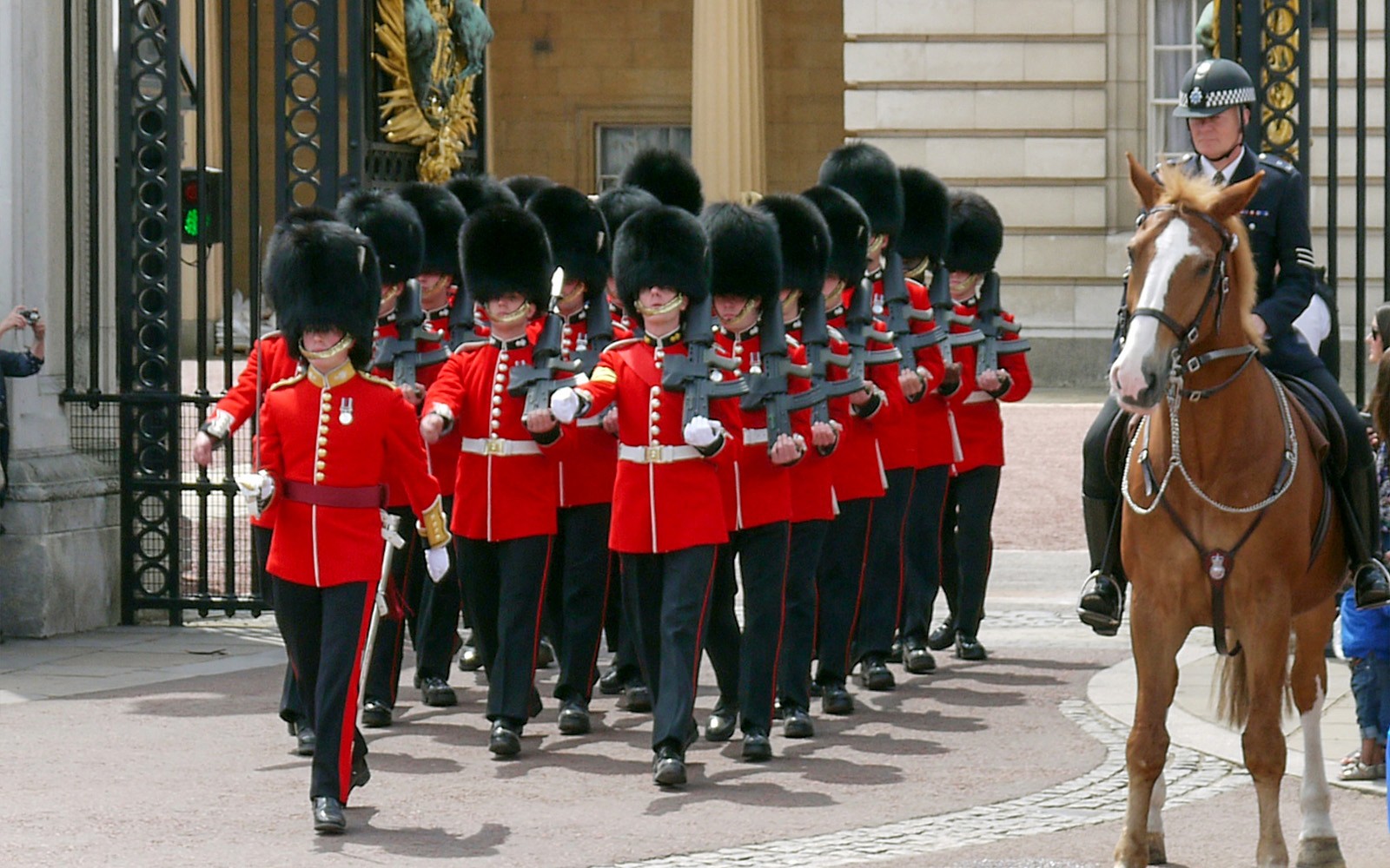 Westminster Abbey Guided Tour with Changing of the Guard