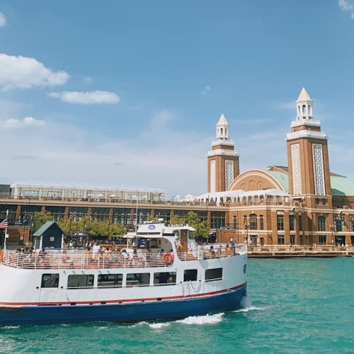 Chicago: Skyline Lake Tour