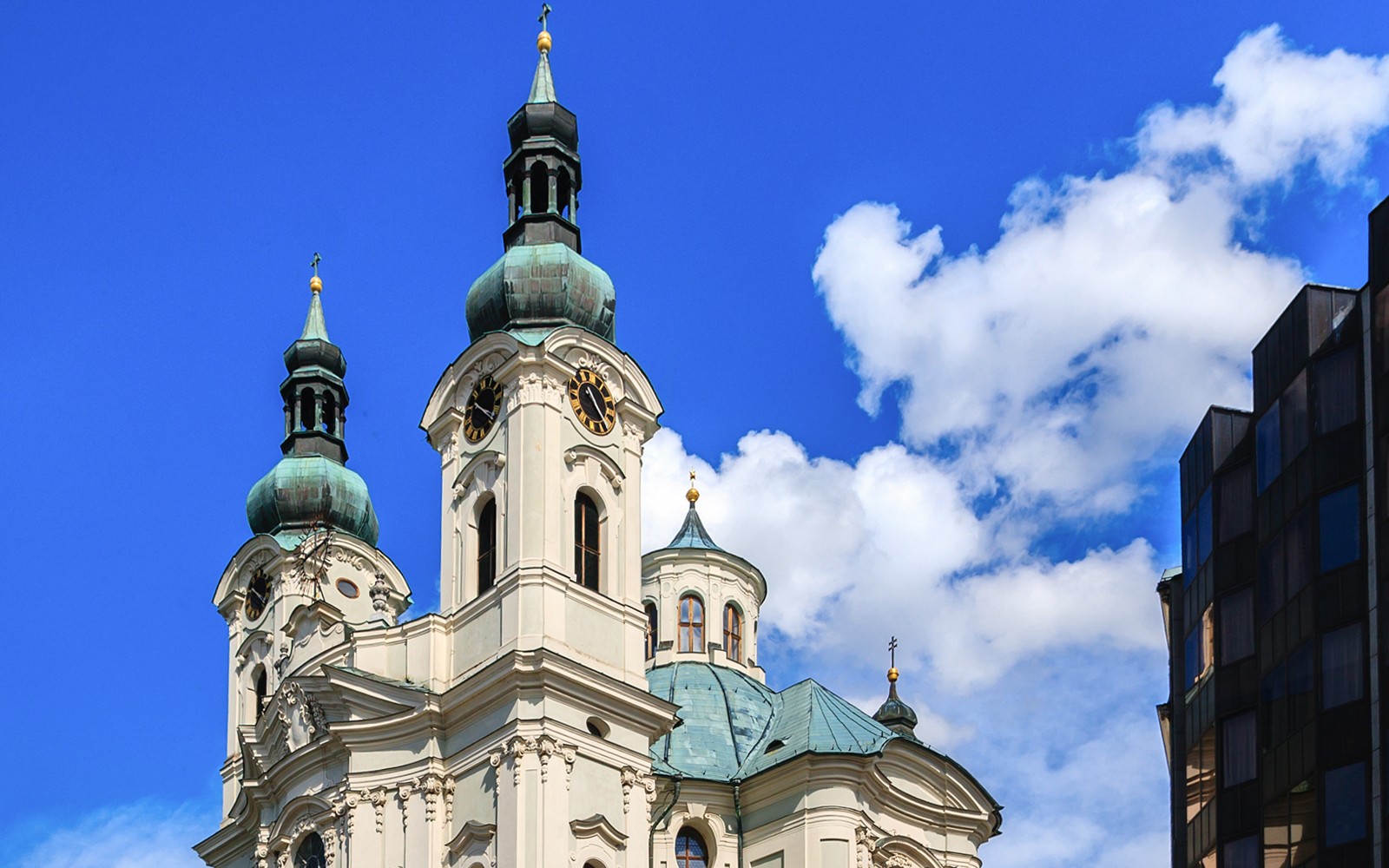 From Prague: Karlovy Vary & Diana Observation Tower Day Trip