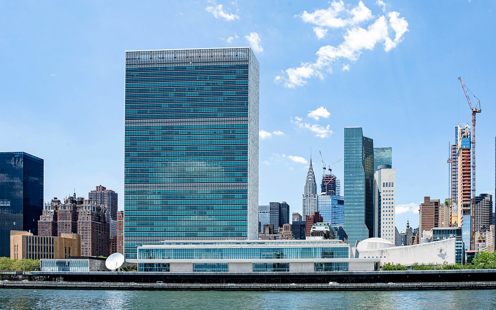 Circle Line: 90-min NYC Landmarks Cruise