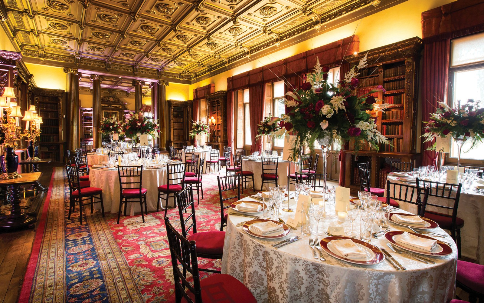 Downton Abbey: Guided Day Tour of Highclere Castle, Oxford & Bampton from London