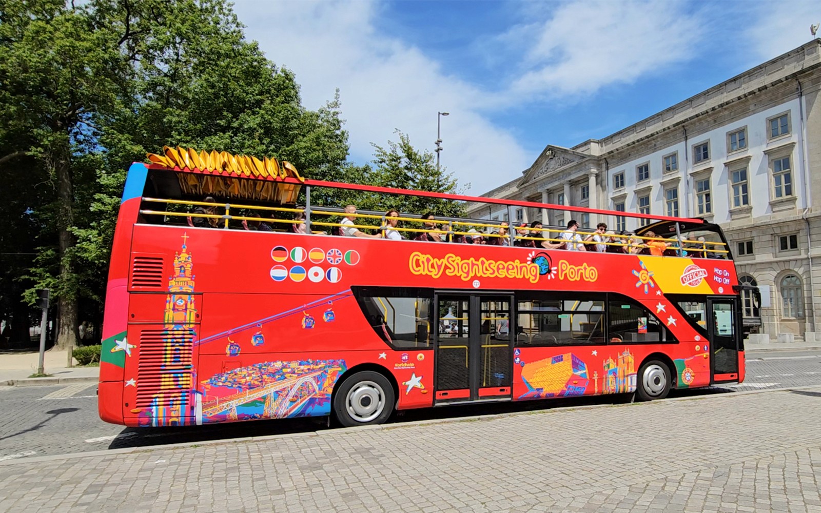 City Sightseeing: Porto Hop-on Hop-off Bus Tour with Duoro River Six Bridges Cruise