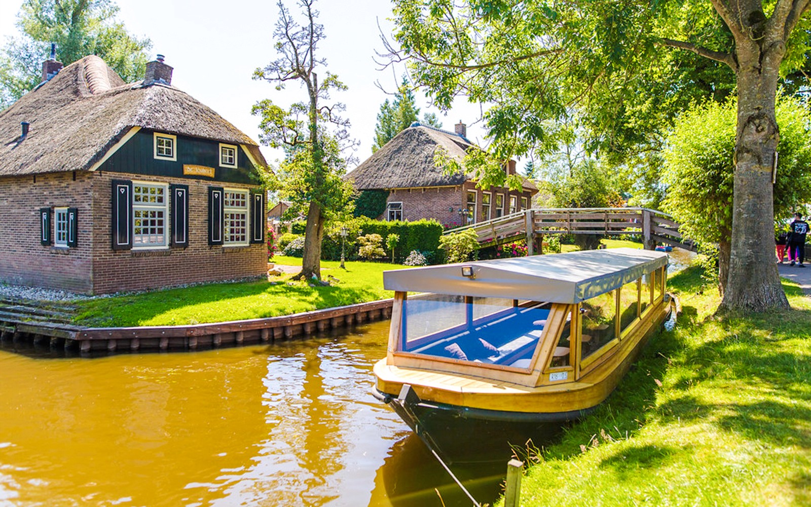 From Amsterdam: Giethoorn Day Trip with Boat Tour — gallery 1
