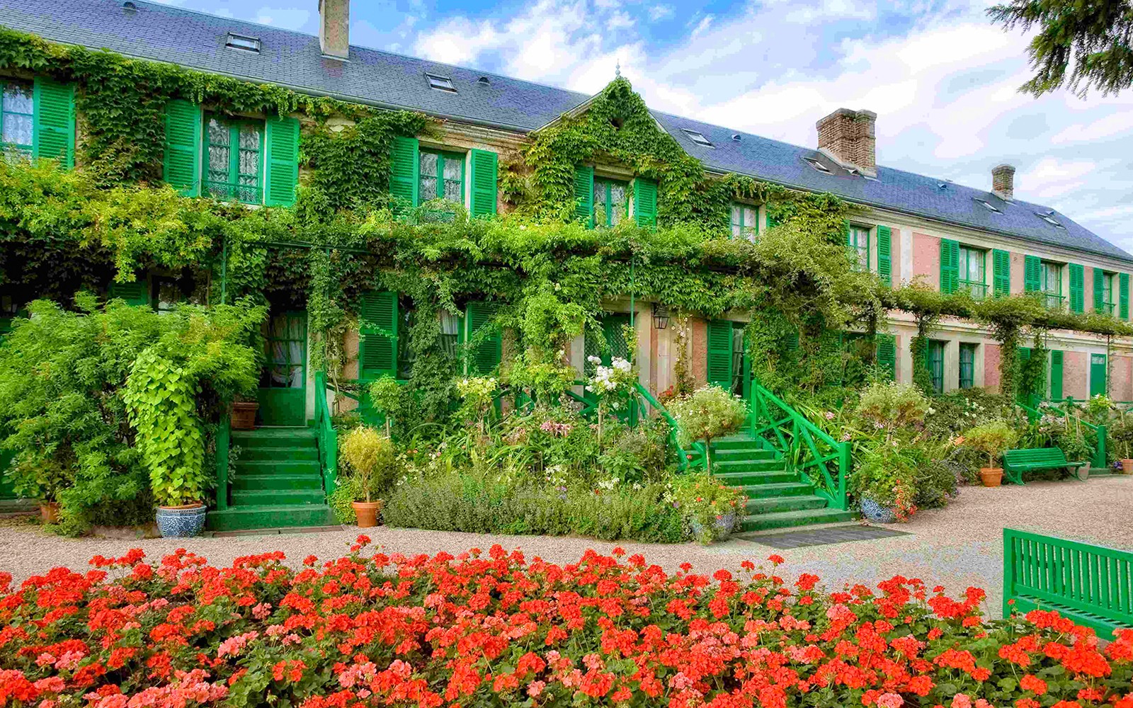 From Paris: Giverny Day Trip with Monet's House & Gardens Entry
