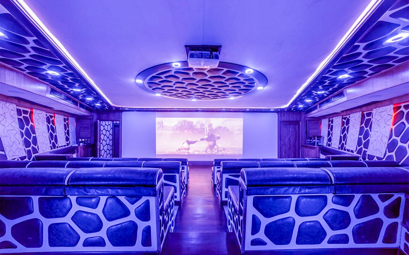 From Dubai Marina: Lotus Mega Yacht Dinner Cruise with Live DJ — gallery 2