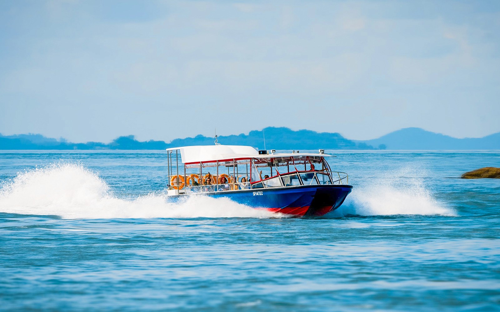 Albatross Hop-On Hop-Off Speedboat Pass — gallery 3
