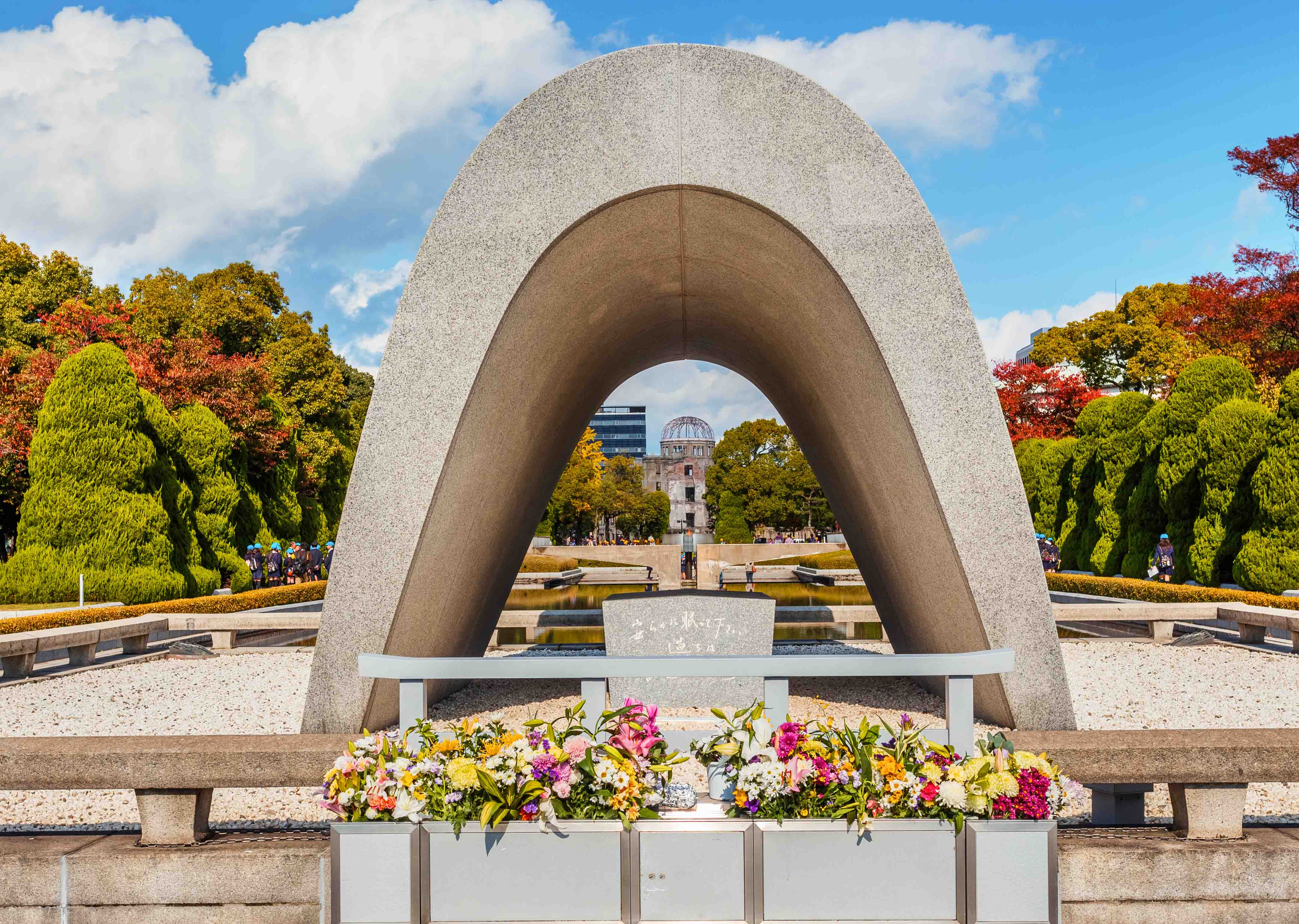From Hiroshima: Hiroshima & Miyajima Small Group Tour with Professional Photos