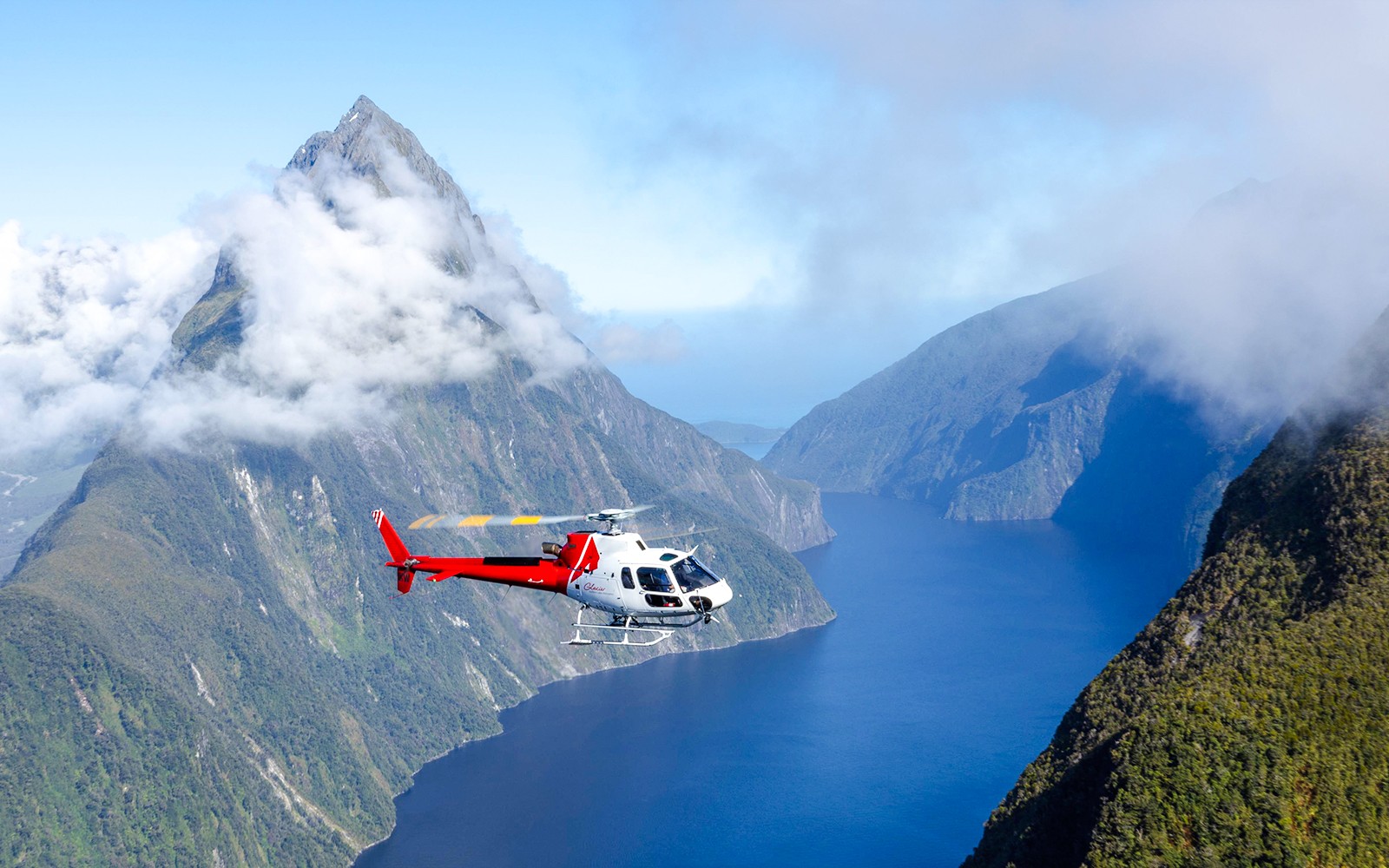 From Queenstown: 1.5 to 2-Hour Milford Sound Helicopter Tour