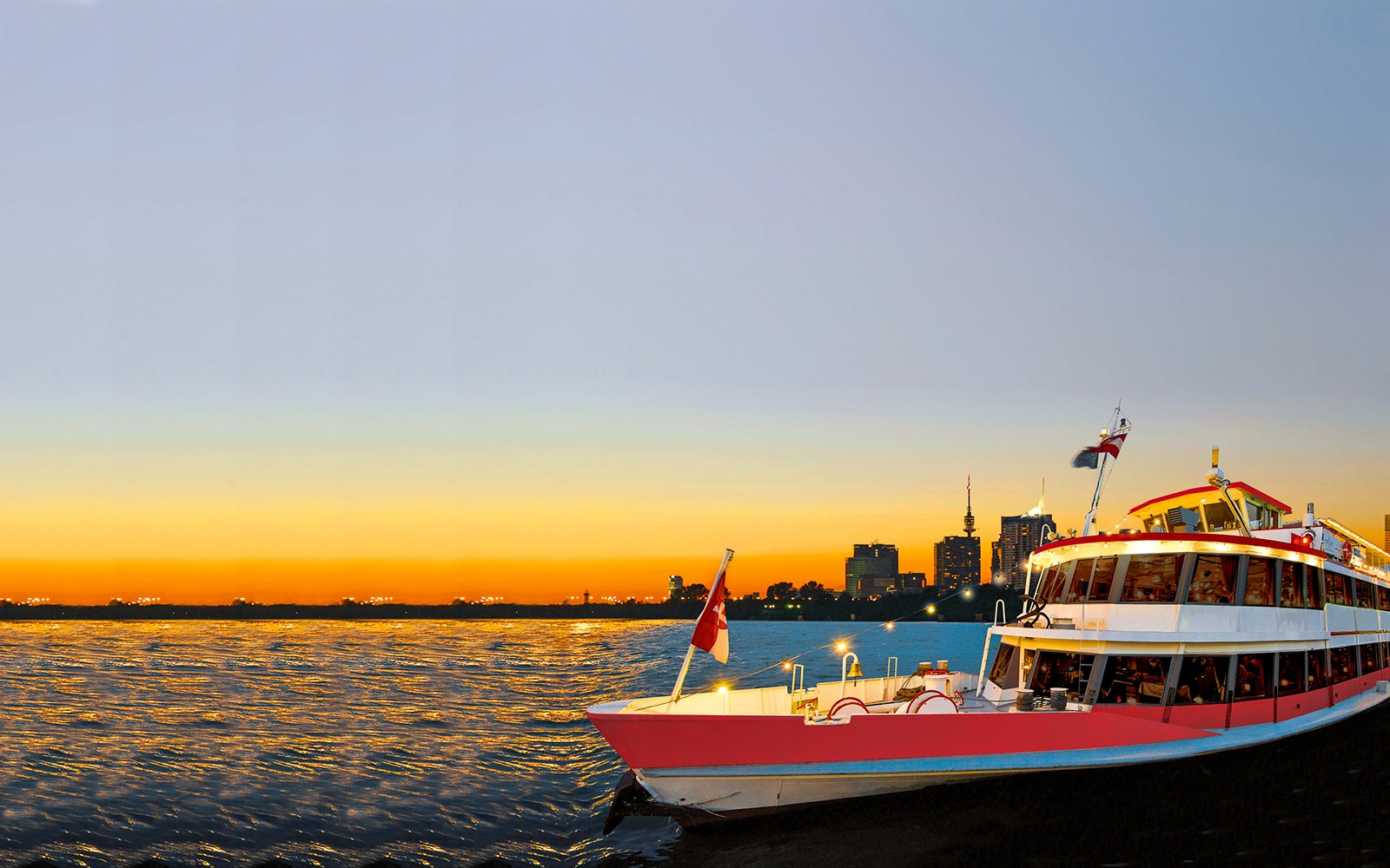 Evening Themed Cruise on Danube River with Dinner & Live Music — gallery 1