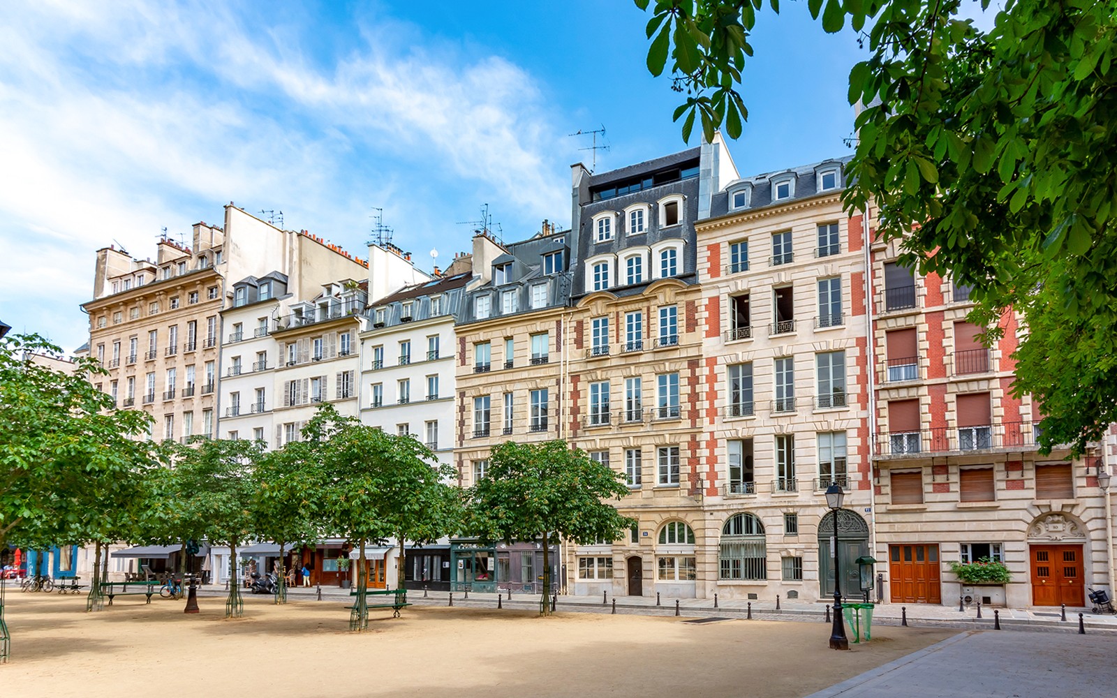 Île de la Cité Guided Tour with Sainte-Chapelle Tickets — gallery 4