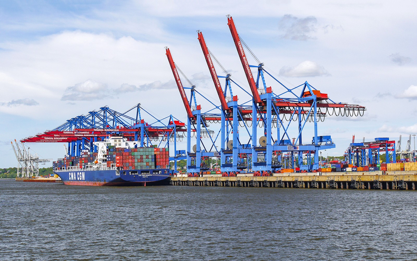 Hamburg Harbor Small-Group Cruising Tour — gallery 2