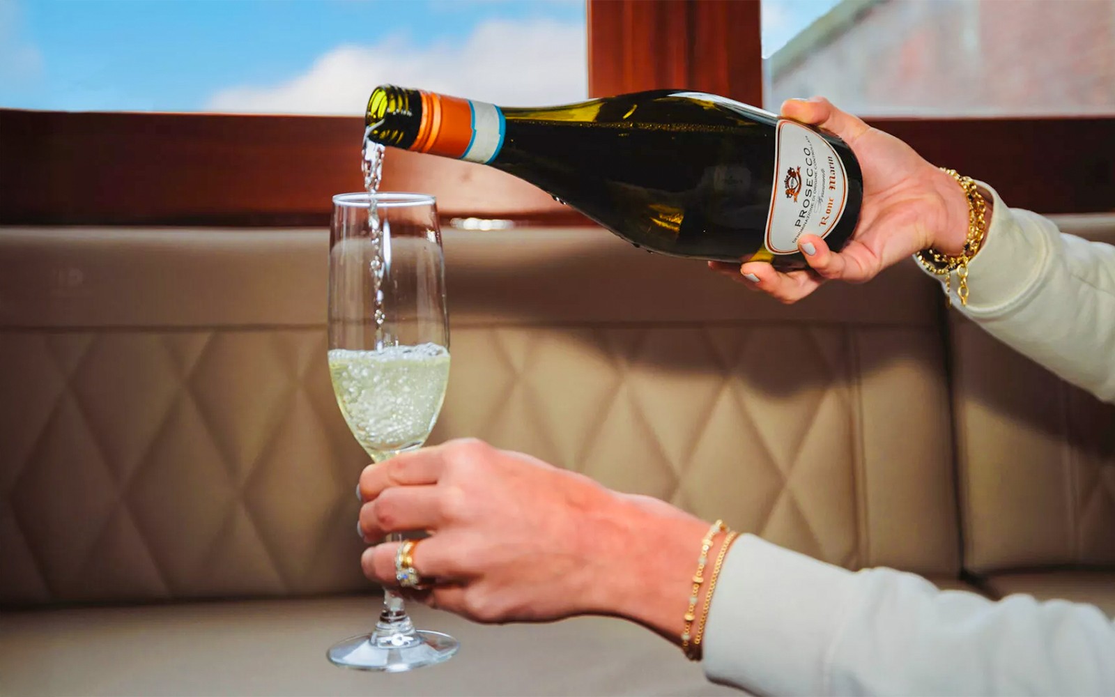 Amsterdam: 1-Hour Luxury Romantic Saloon Boat Cruise with Bubbles & Bites — gallery 4