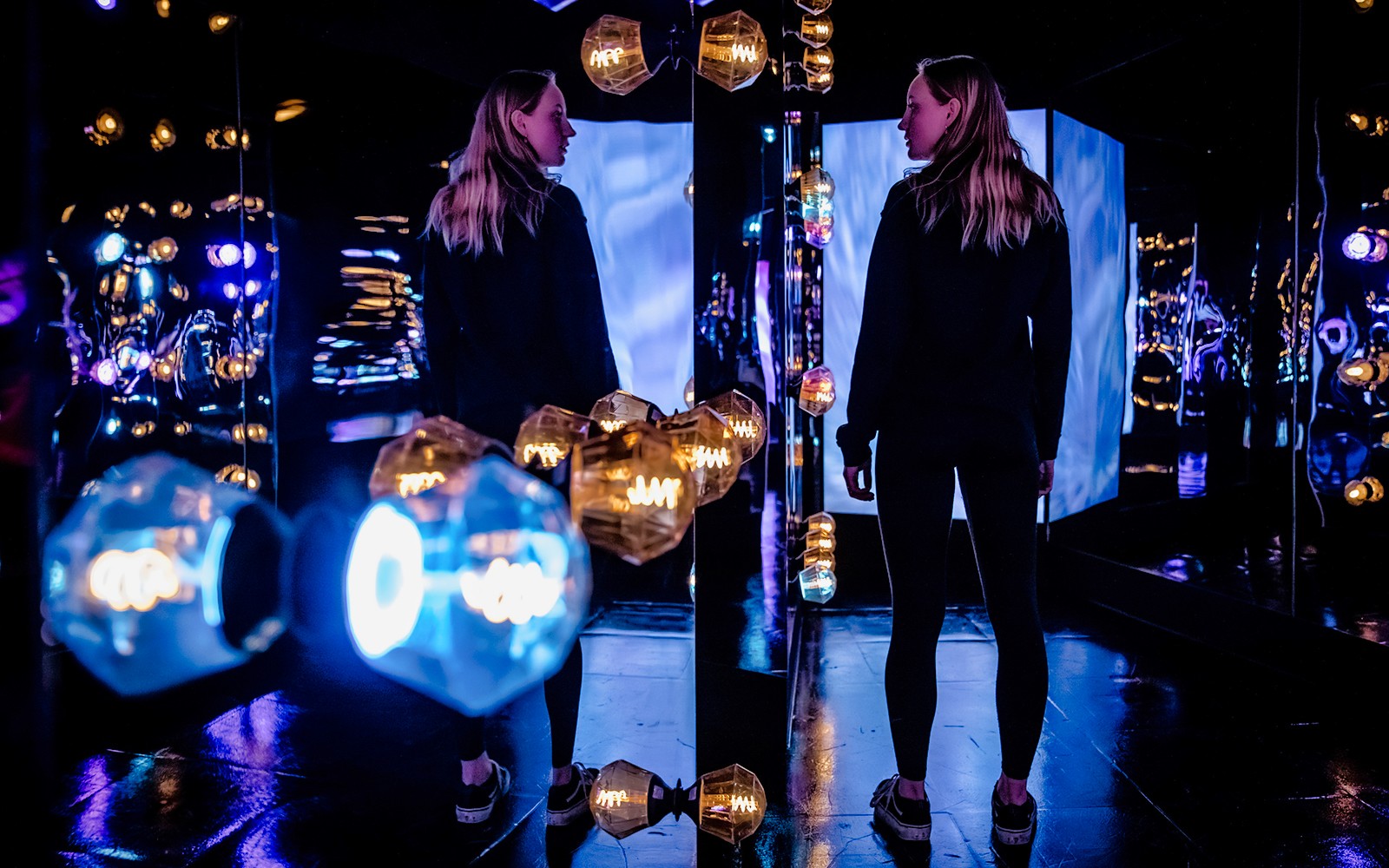 AMAZE Amsterdam Tickets: Immersive Audiovisual Experience — gallery 4
