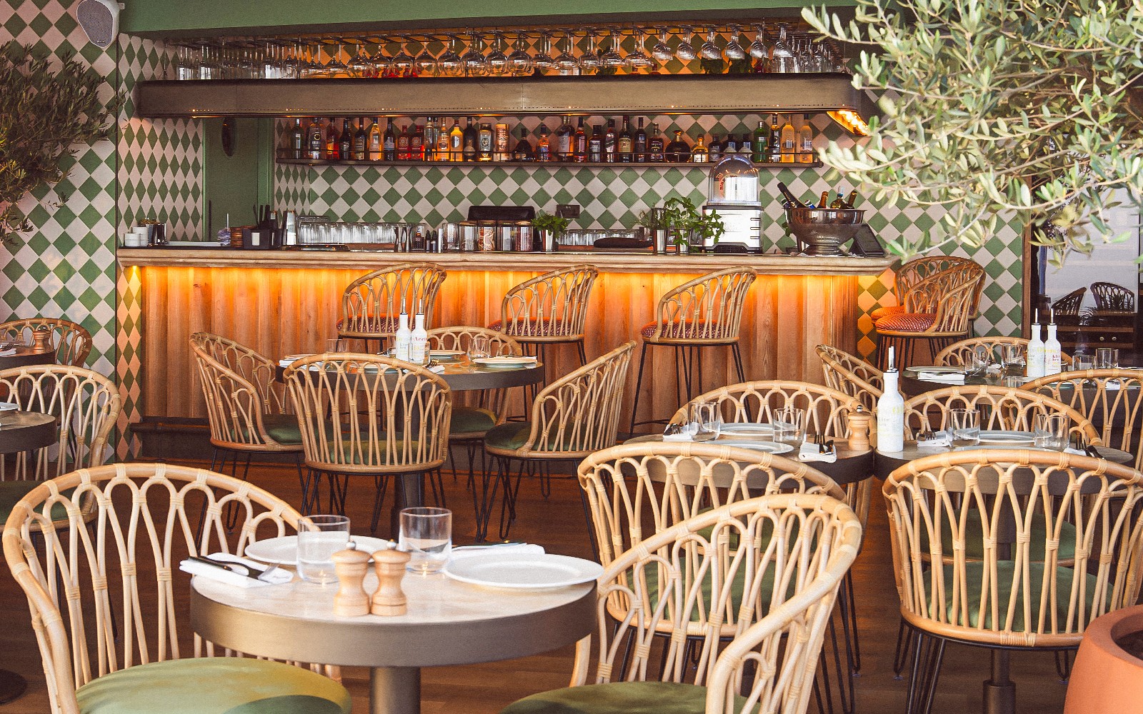 Lunch/Dinner at The View at the Palm With Entry Tickets — gallery 3