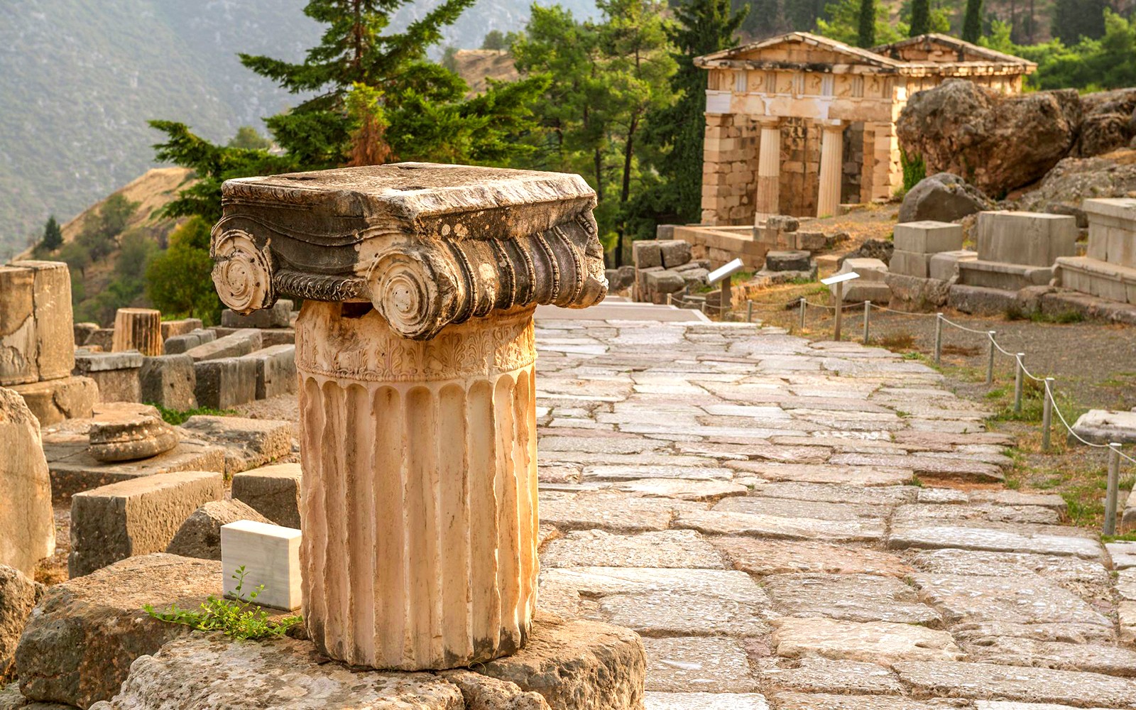 From Athens: Day Trip to Delphi Site & Museum