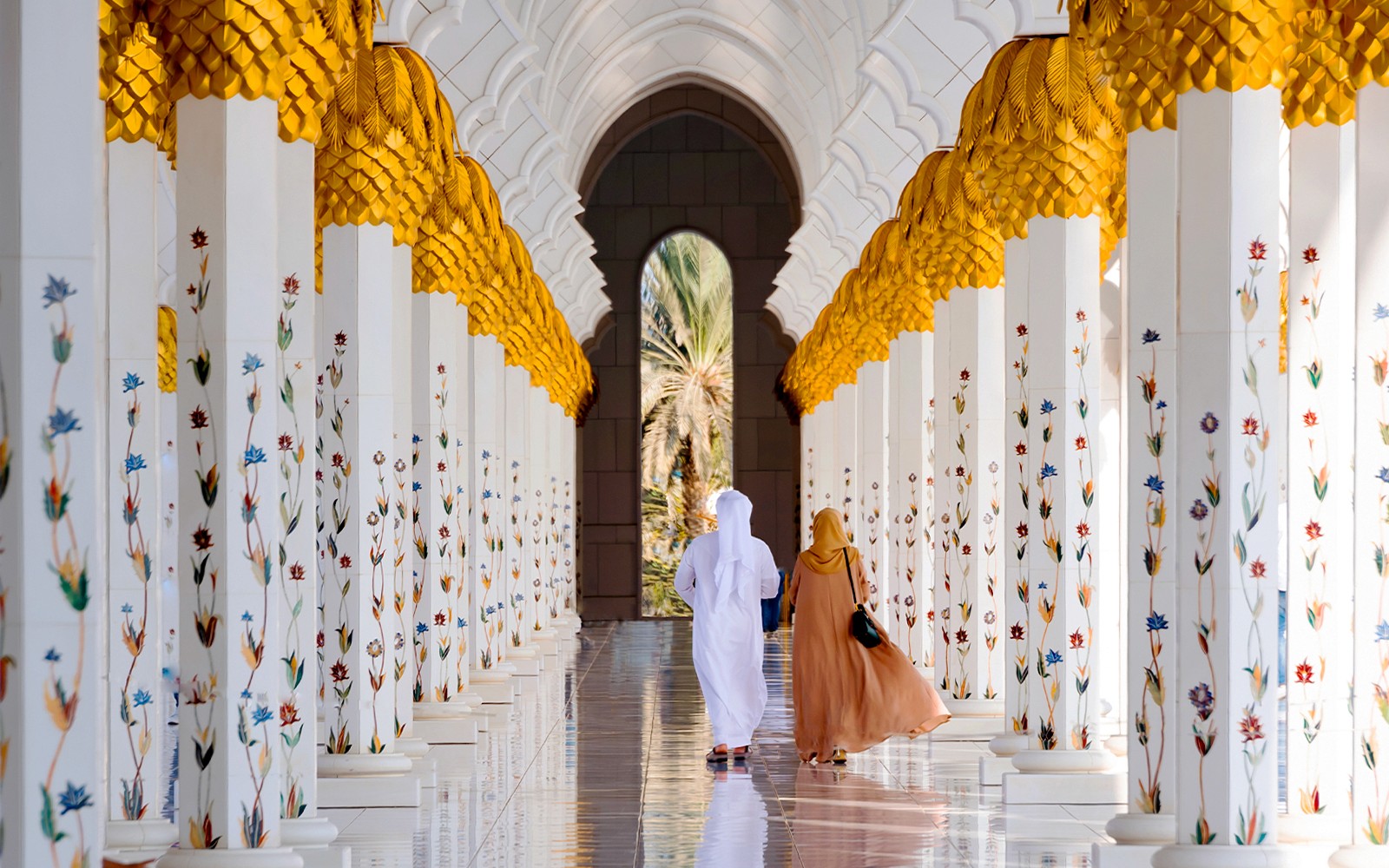 From Dubai: Abu Dhabi Full-Day City Tour with Louvre Museum & Sheikh Zayed Grand Mosque