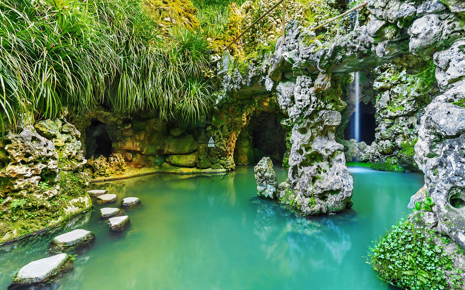 From Lisbon: Sintra, Pena Palace & Quinta da Regaleira Full-Day Trip