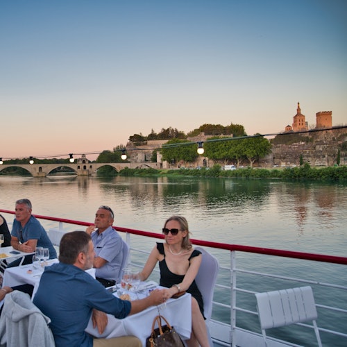 Arles: Day Cruise from Avignon + Guided City Tour with Lunch & Drinks — gallery 4