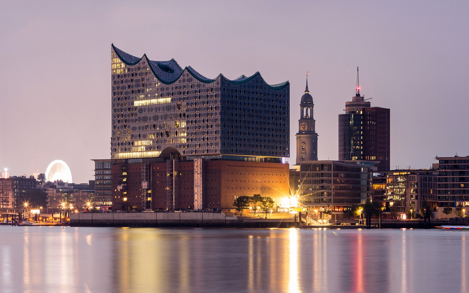 Premium Tour of Elbphilharmonie with French Rolls & Coffee