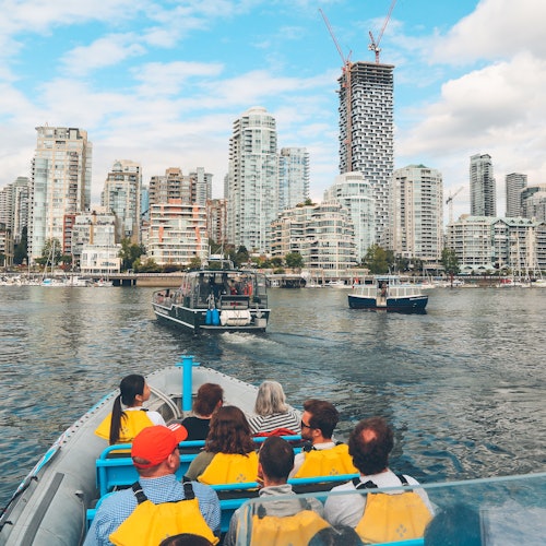 Vancouver: Bowen Island Sightseeing Tour + Dinner Cruise