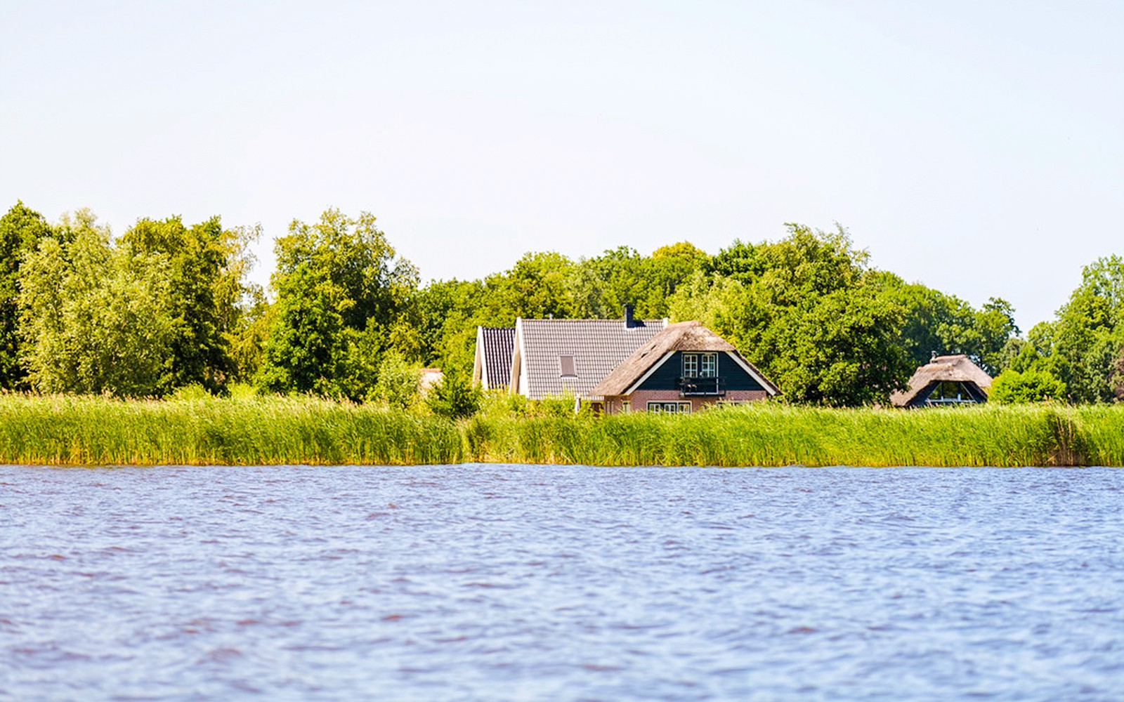 From Amsterdam: Giethoorn Day Trip with Boat Tour — gallery 3