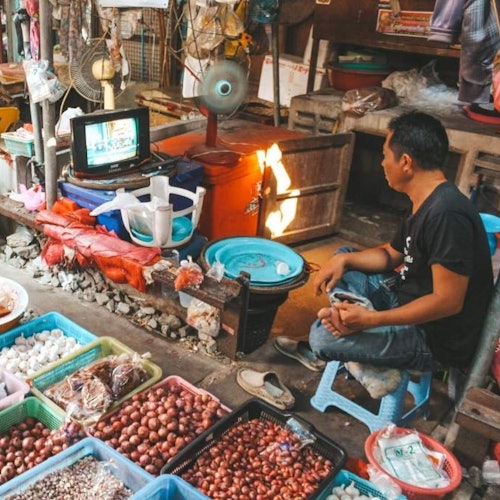 Maeklong Railway & Damnoen Saduak Market: Guided Tour + Train & Boat Ride — gallery 3