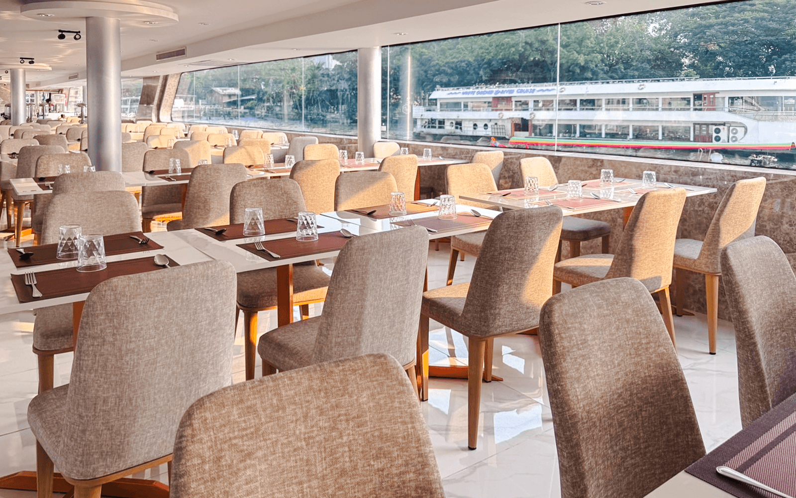 The Luxury White Dinner Cruise at ICONSIAM