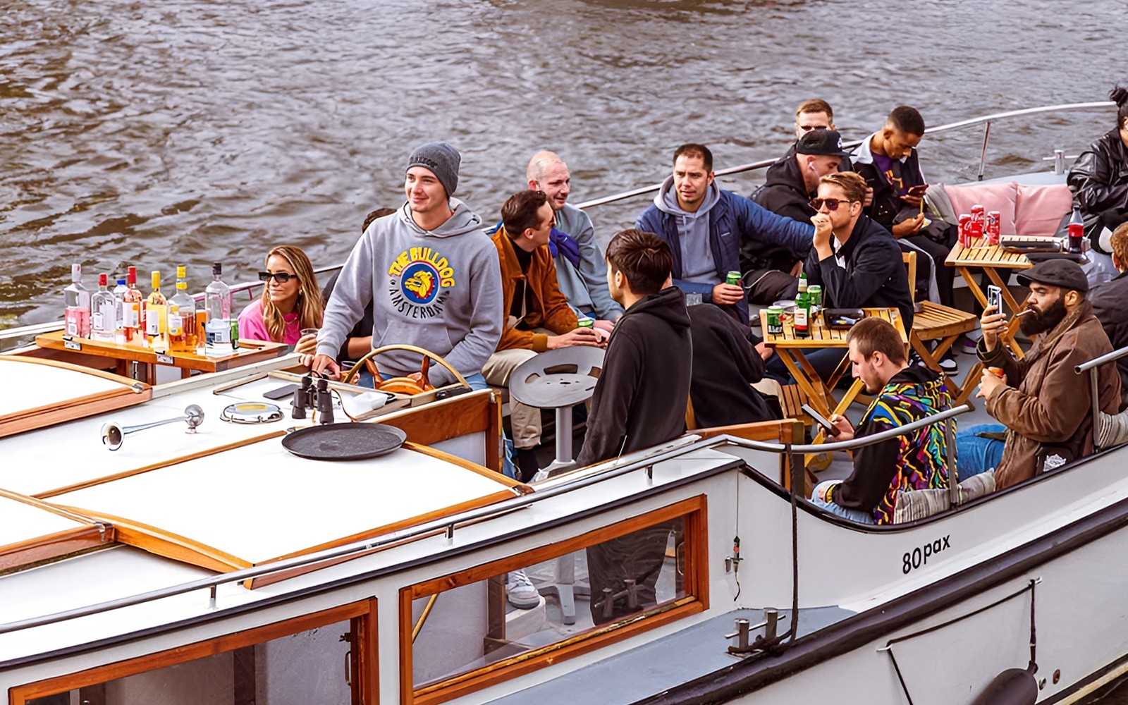 Amsterdam: 1-Hour Smoke-Friendly Cruise with 2 Drinks on Semi-Open Boat — gallery 1