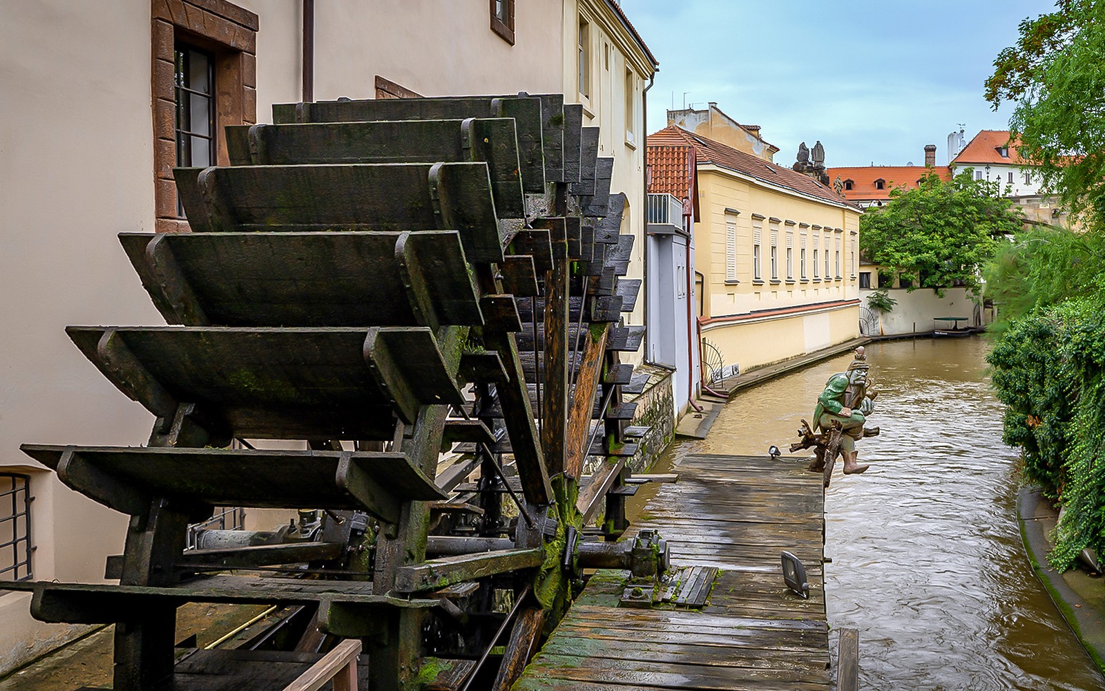 Prague Sightseeing Boat Cruise to Devil's Channel — gallery 3