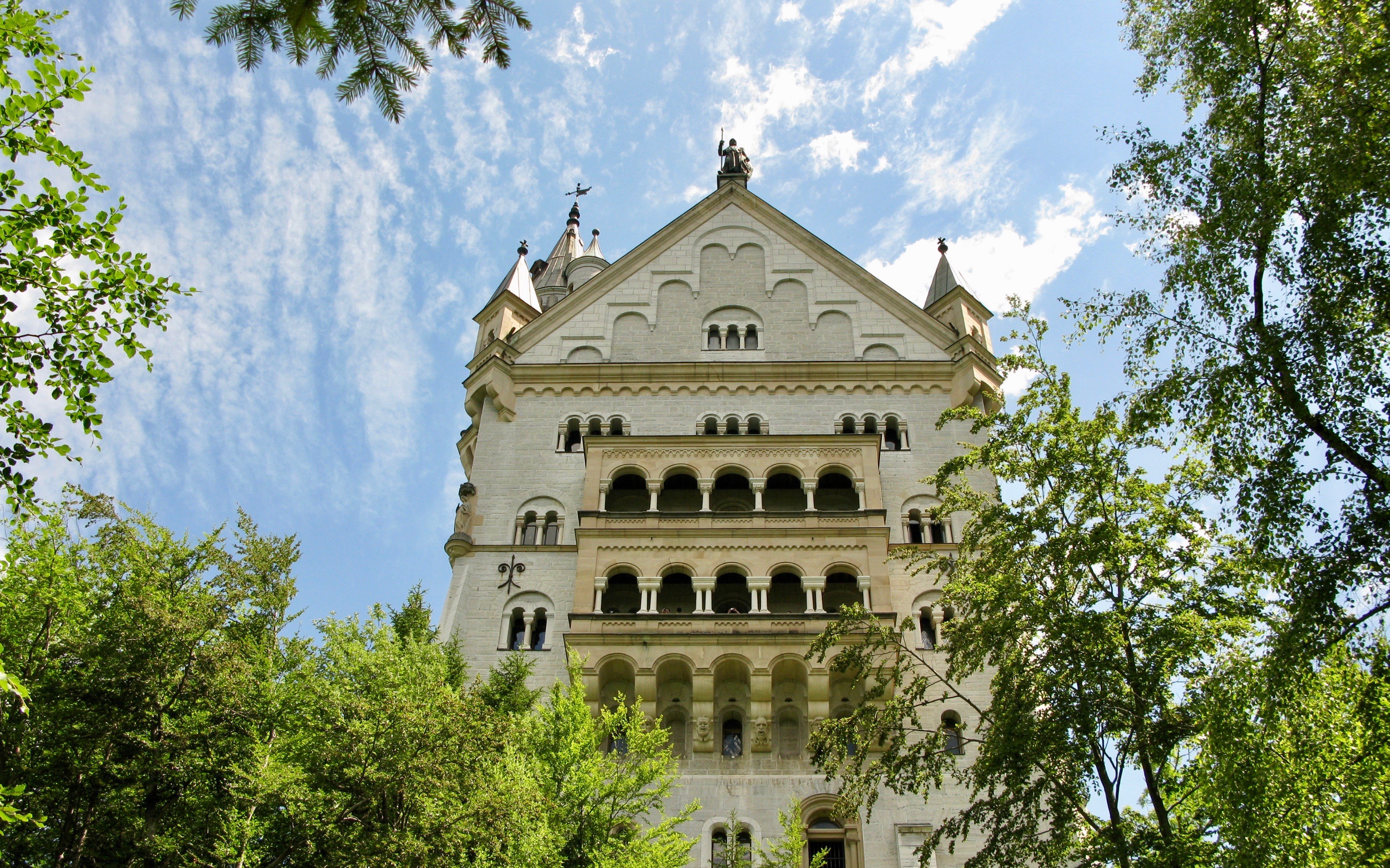 Premium Guided Tour of Neuschwanstein Castle & Linderhof Palace with Transfers from Munich & Admission Tickets — gallery 2