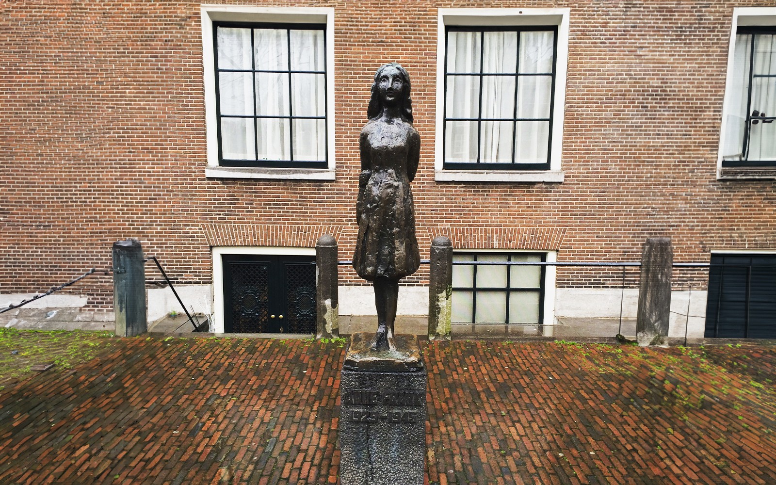 Anne Frank, Jordaan, and Leidseplein Walking Tour — gallery 5
