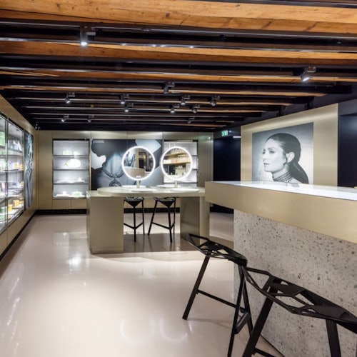 Swarovski Crystal Worlds Store Innsbruck: Guided Tour + Drink — gallery 3