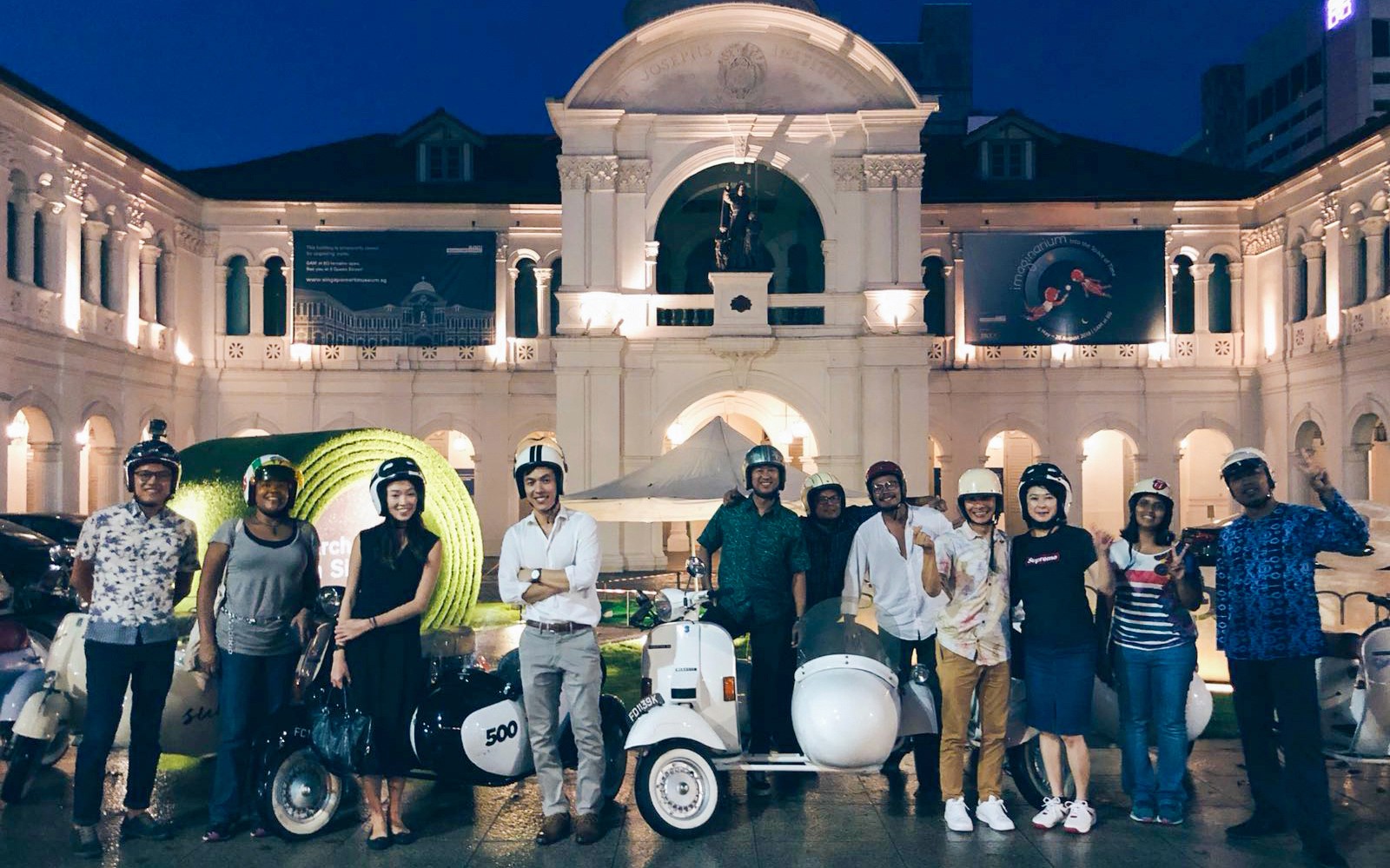 Singapore Vintage Vespa Sidecar Night Tour — gallery 2