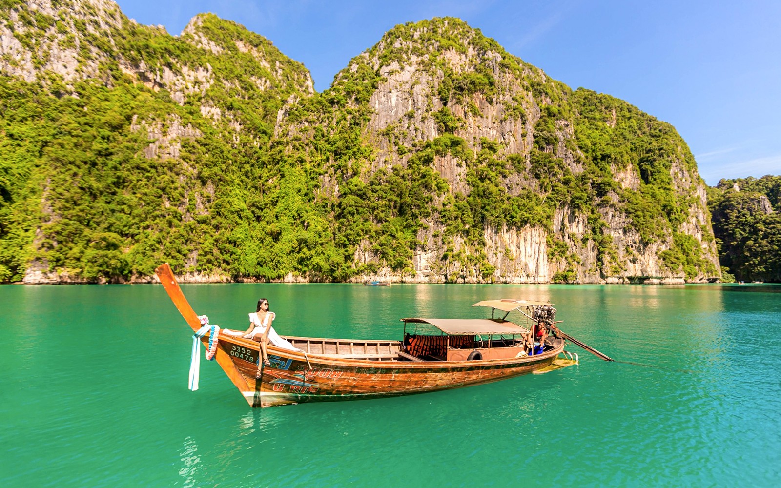 From Phi Phi: Maya Bay Longtail Boat Tour with Snorkeling — gallery 1