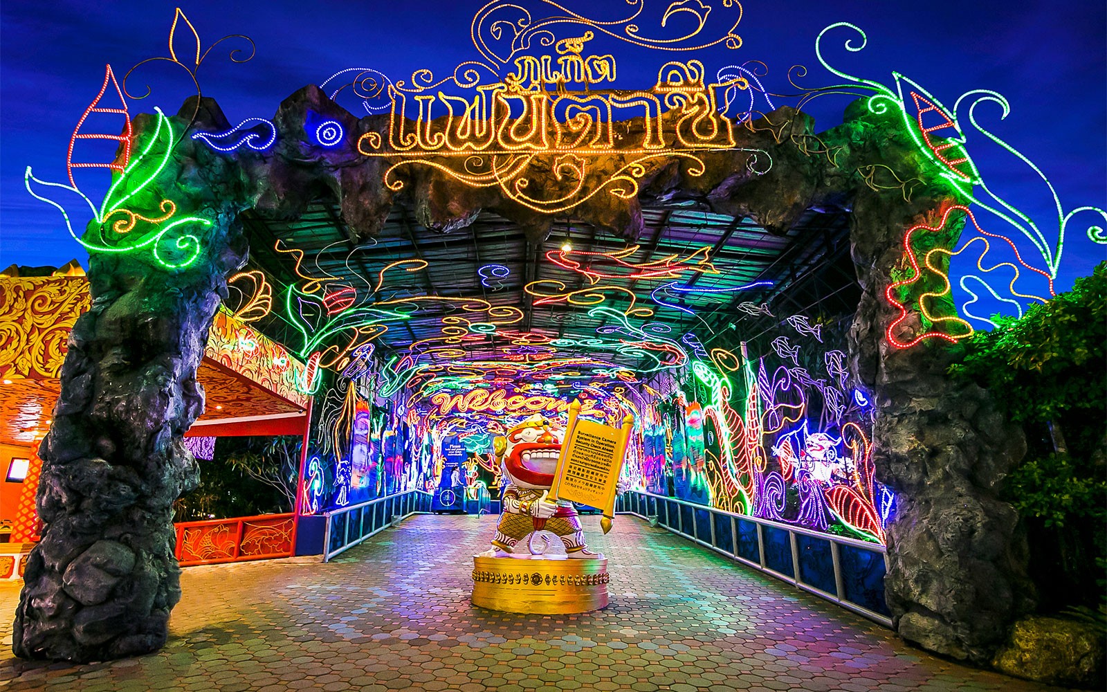 Tickets to Phuket Fantasea with Round-Trip Shared Transfers & Optional Dinner — gallery 5
